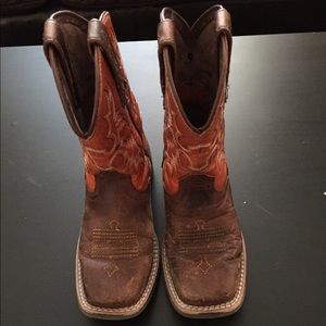 Boys Ariat boots